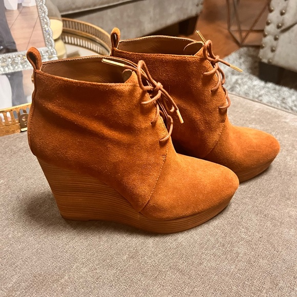 MK suede booties size 7.5 - Picture 2 of 5